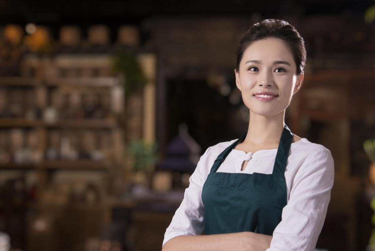 如何选择靠谱的家政阿姨？掌握这几个核心标准不踩坑